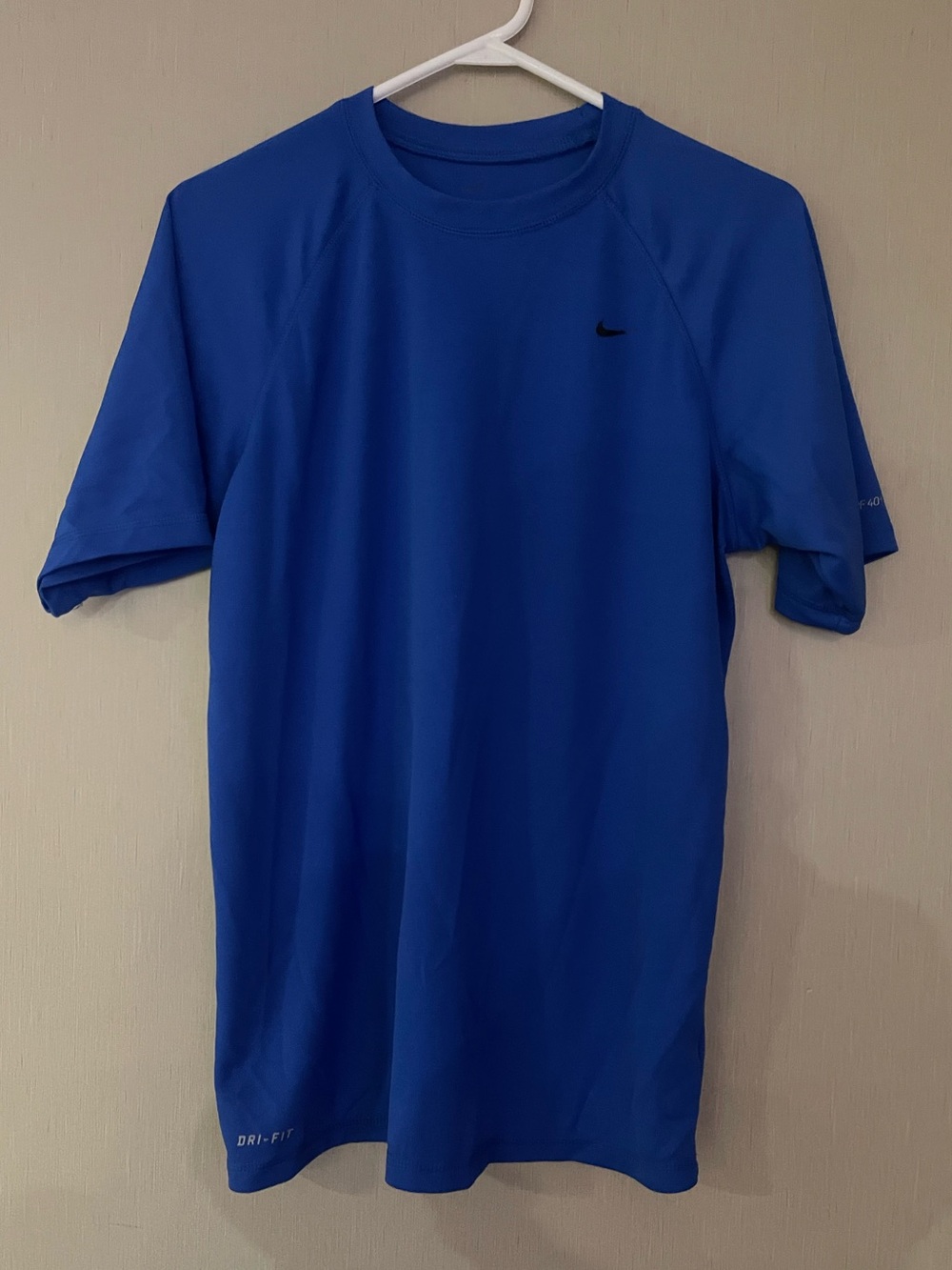 Nike medium Men's Blue Dri-FIT Short Sleeve Athletic Shirt